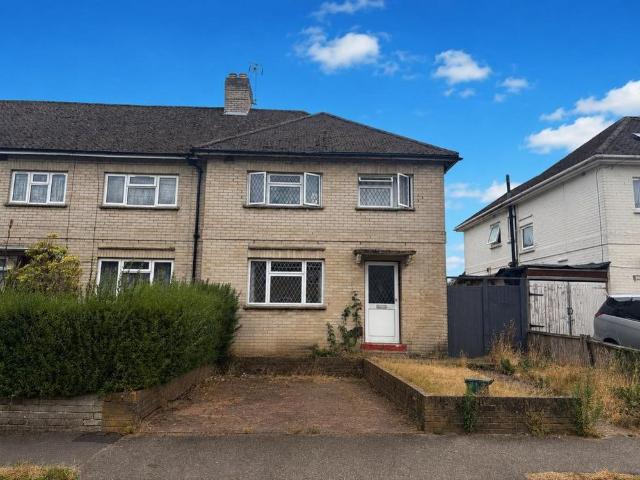 6 bedroom end of terrace house to rent