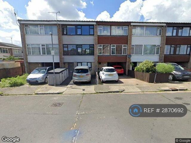 6 bedroom end of terrace house to rent