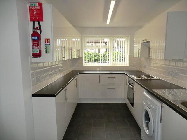 6 Bedroom End Of Terrace House To Rent In Newly Renovated Bedroom With Ensuites To Rent, CV1
