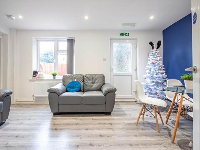 6 Bedroom End Of Terrace House To Rent In Sage Road, Leicester, LE2