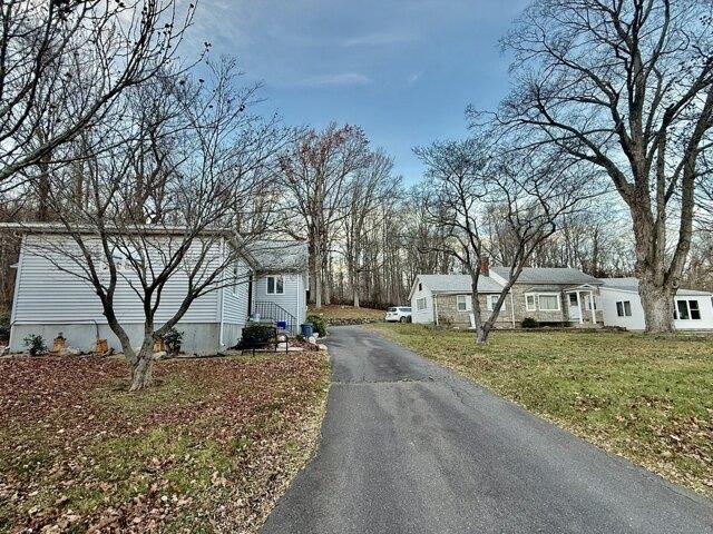 6 bedroom, East Hampton CT 06424 105417486