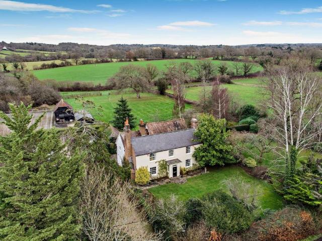 6 bedroom equestrian facility for sale