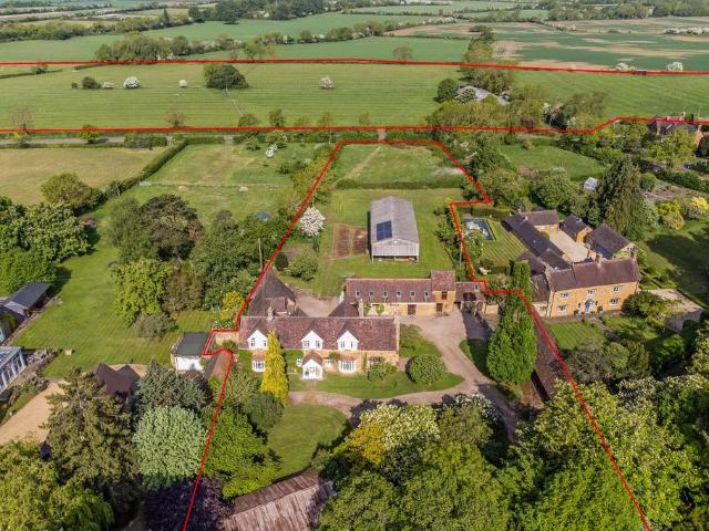 6 bedroom equestrian facility for sale