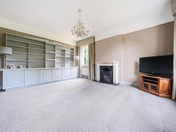6 bedroom equestrian property to rent