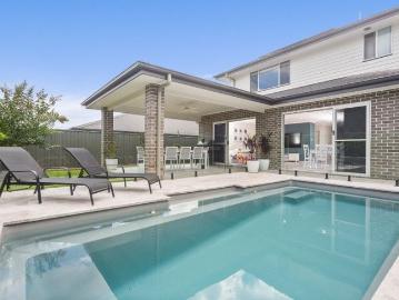 6 Bedroom Family Entertaining Home