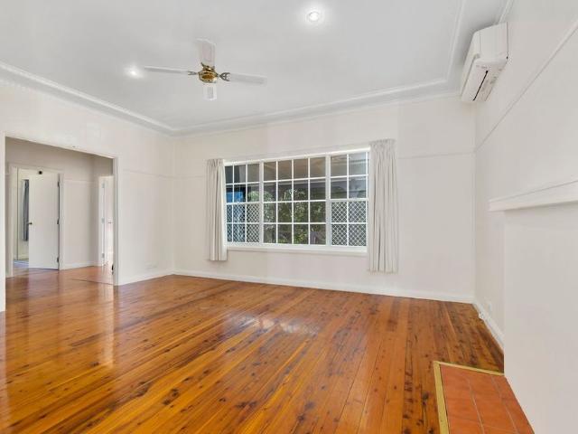 6 Bedroom Family Home