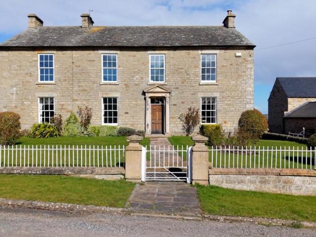 6 bedroom farm house for sale