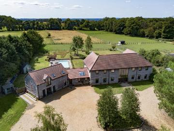 6 bedroom farm house for sale
