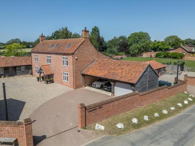 6 bedroom farm house for sale