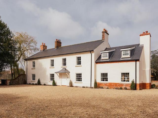 6 bedroom farm house for sale