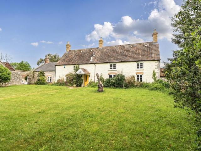 6 bedroom farm house for sale