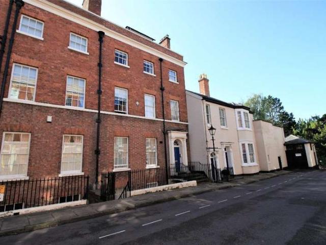 6 Bedroom Flat