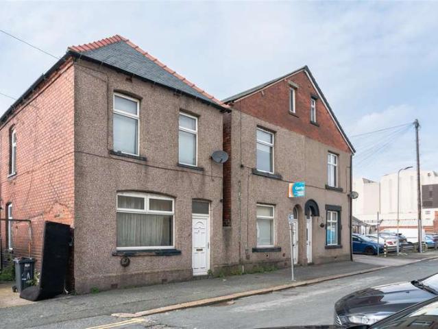 6 Bedroom Flat