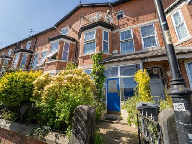 6 Bedroom Flat