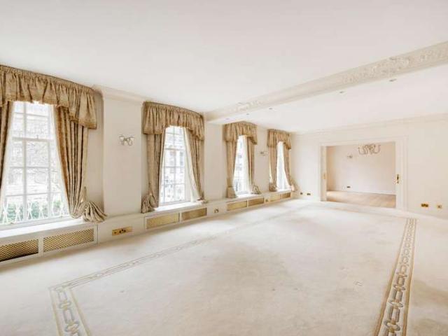 6 Bedroom Flat