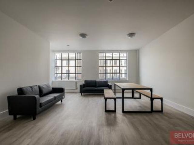 6 bedroom Flat To Let