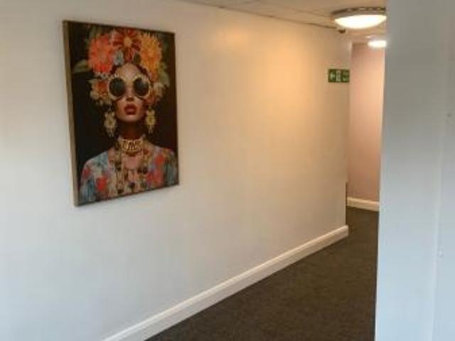 6 bedroom Flat To Let