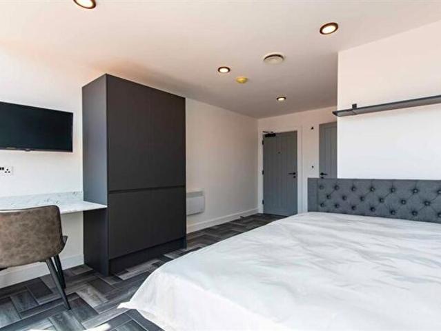 6 Bedroom Flat To Rent In High Road, Beeston, NG9