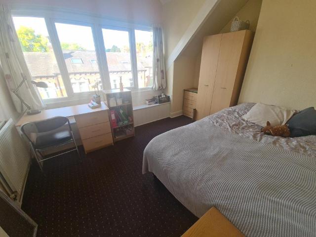 6 bedroom flat to rent