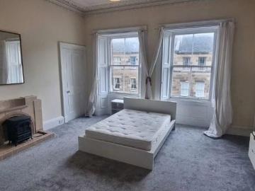 6 bedroom flat to rent