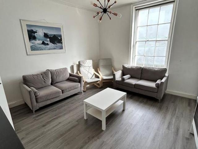 6 bedroom flat to rent