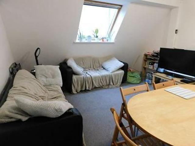 6 bedroom flat to rent