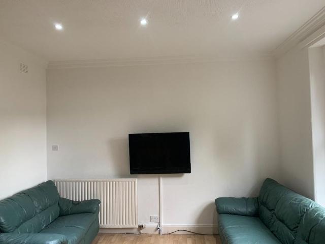 6 bedroom flat to rent