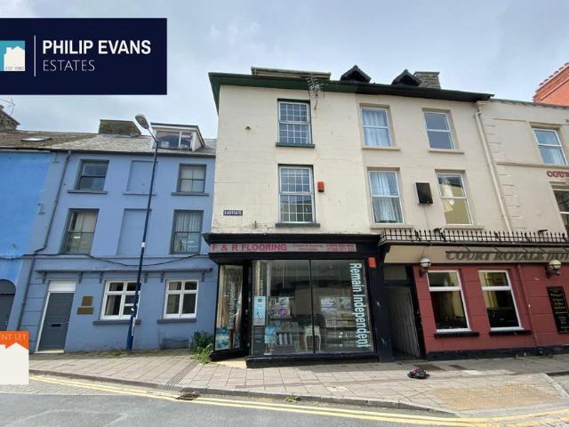 6 bedroom flat to rent