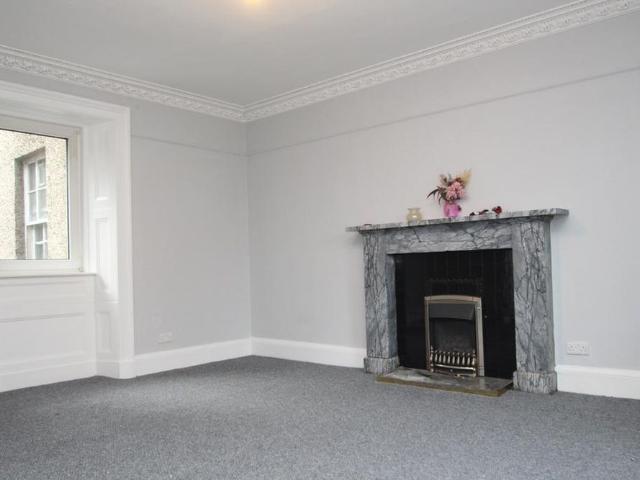6 bedroom flat to rent