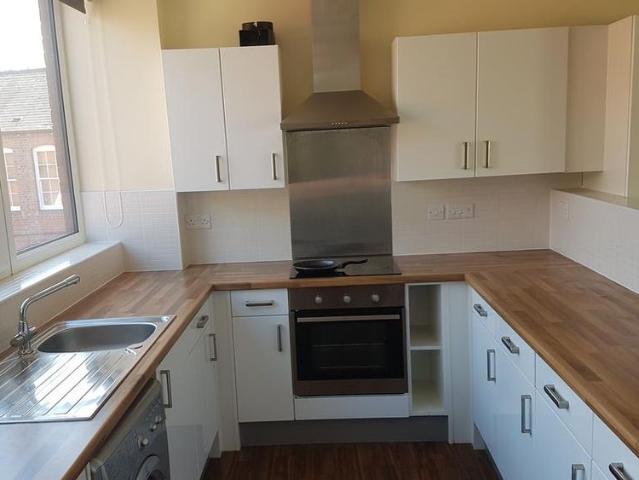 6 bedroom flat to rent