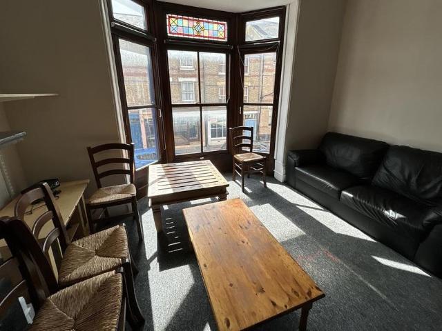 6 bedroom flat to rent