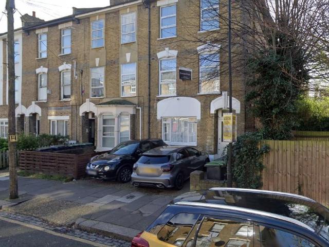 6 bedroom flat for sale