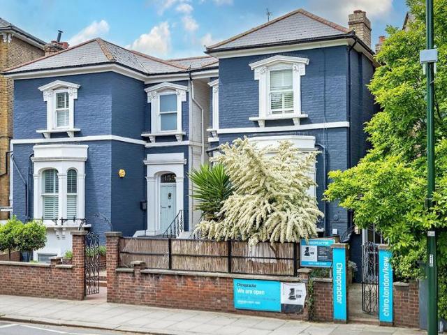 5 bedroom flat for sale