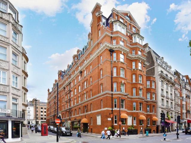 6 bedroom flat for sale