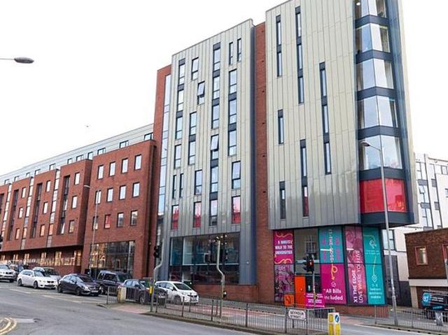 6 bedroom flat in Liverpool