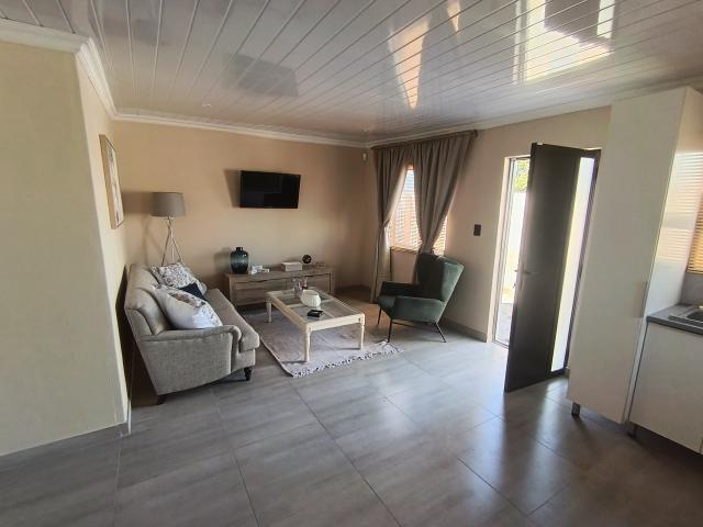 6 Bedroom Furnished House in Belgravia, Cape Town