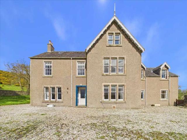 6 Bedroom House