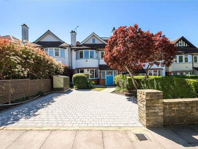 6 Bedroom House