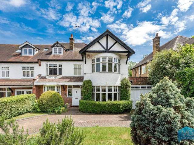 6 Bedroom House