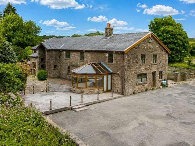 6 Bedroom Detached House