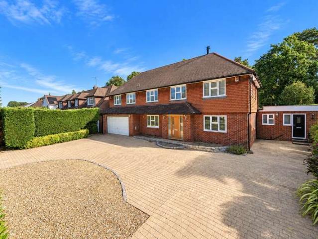 6 Bedroom House