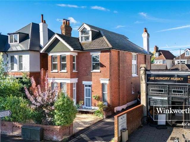 6 Bedroom House