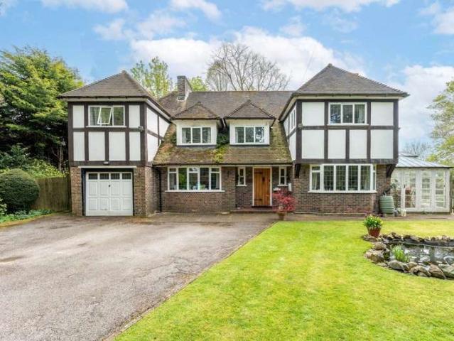 6 Bedroom House