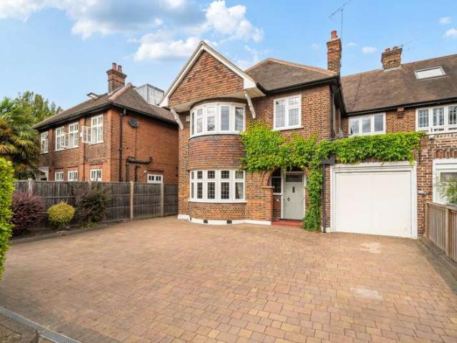 6 Bedroom House