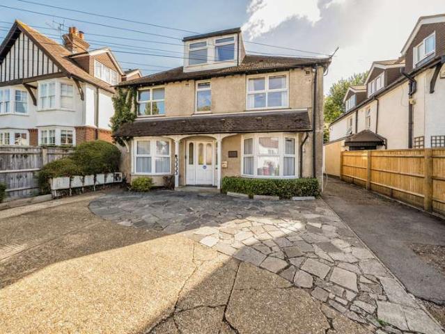6 Bedroom House