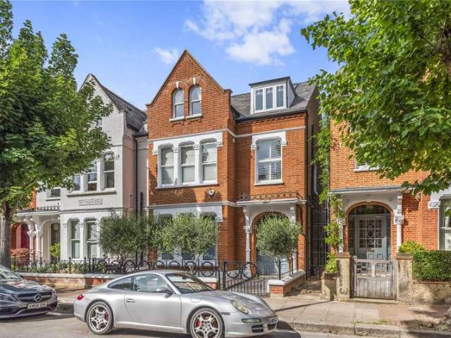 6 Bedroom House