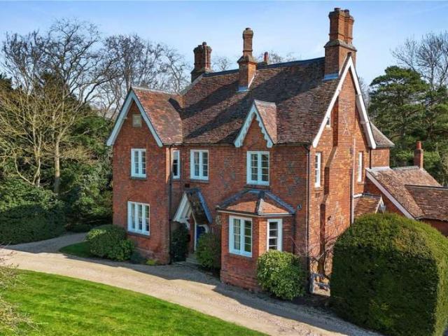 6 Bedroom House