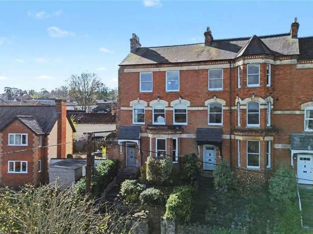 6 Bedroom House