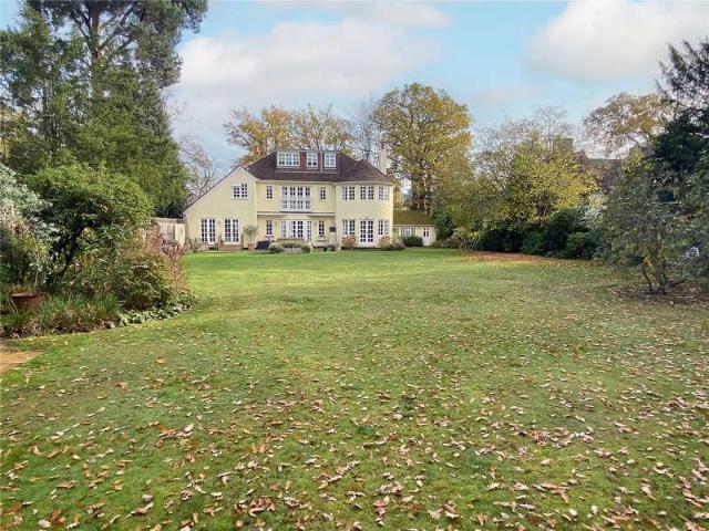 6 Bedroom House