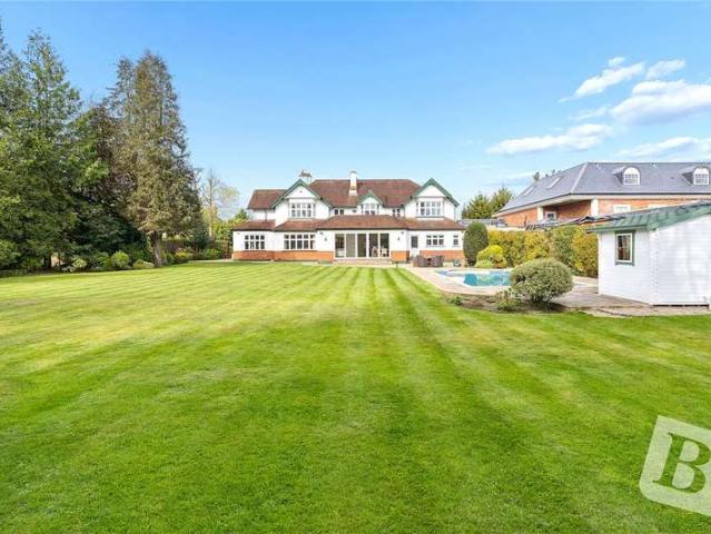 6 Bedroom House